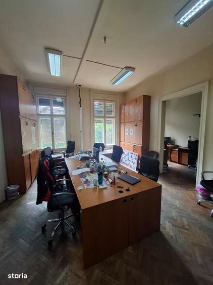 Apartament cu 4 camere în Central