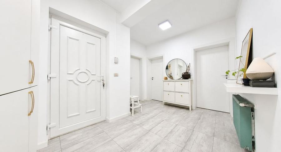 Casă individuală cu 3 camere cu Teren 433 Mp în Vladimirescu
