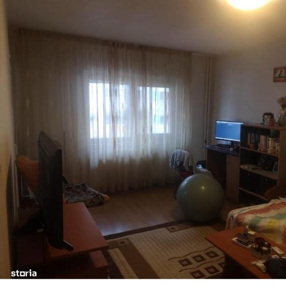Apartament cu 2 camere decomandat în Rovine