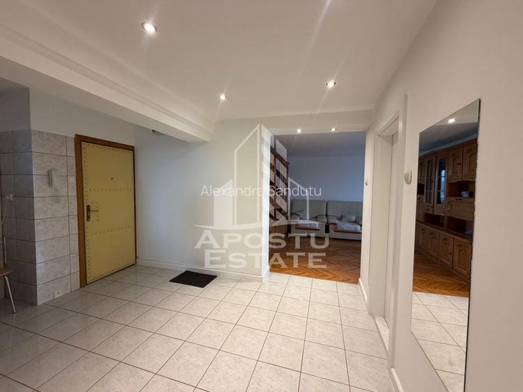 Apartament cu 3 camere de vânzare, etaj intermediar, Dacia, Timisoara