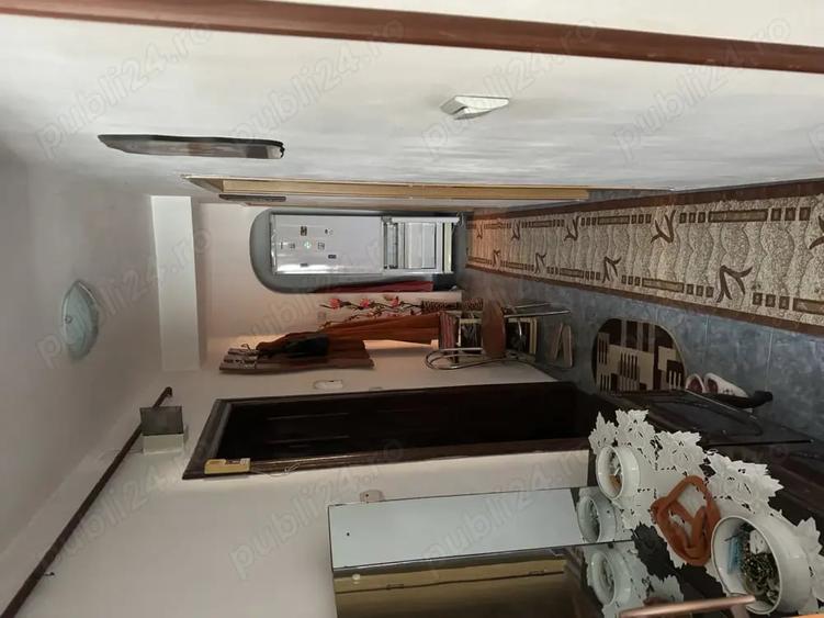 Apartament cu 3 camere decomandat în Caracal