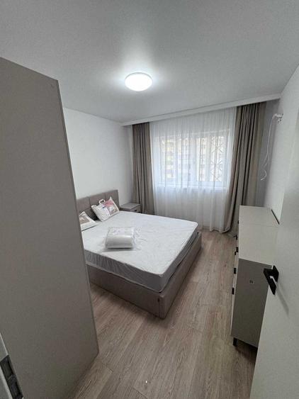 Apartament cu 3 camere în Berceni