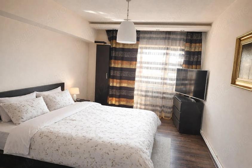 Apartament cu 4 camere decomandat în Central