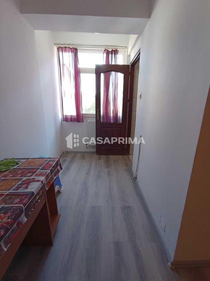 Garsonieră decomandată în Nicolina