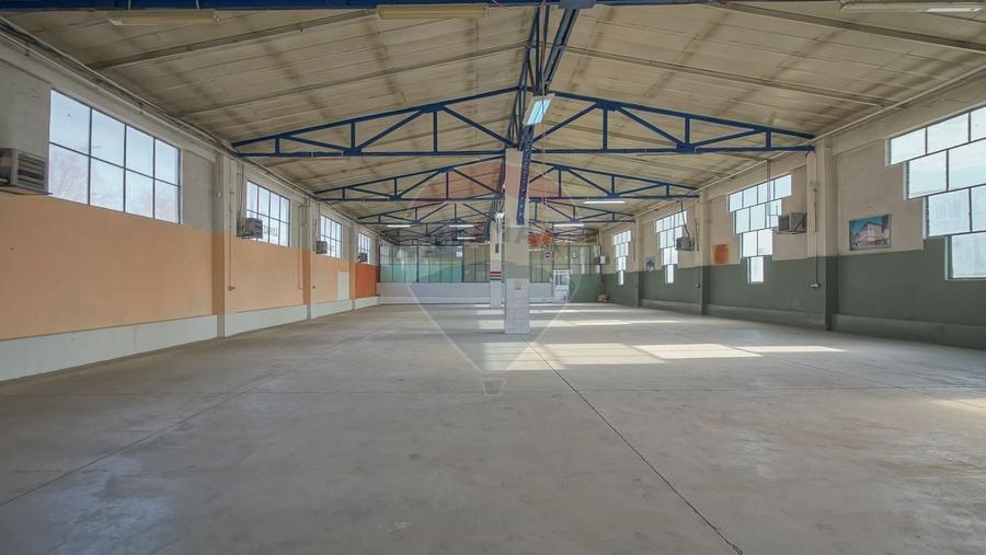 Spațiu industrial, de 720 mp, în Bartolomeu