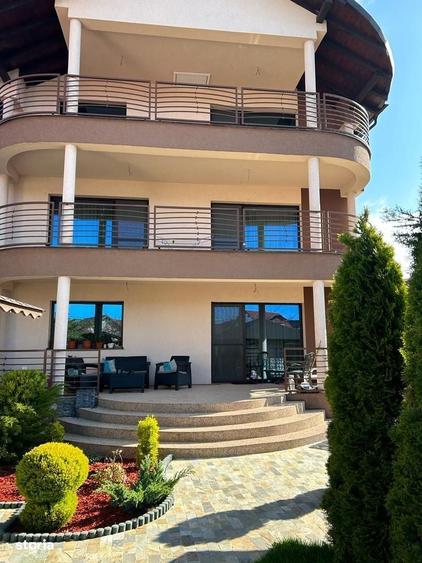 Casă cu 4 camere decomandat în Trivale