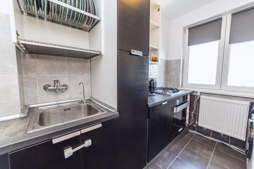Apartament cu 3 camere semidecomandat, mobilat în Grivița