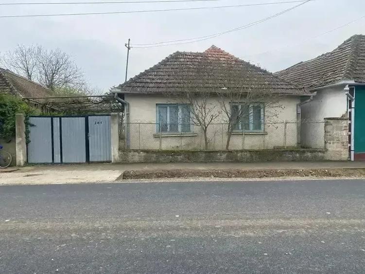 Casă cu Teren 1000 Mp în Căuașd