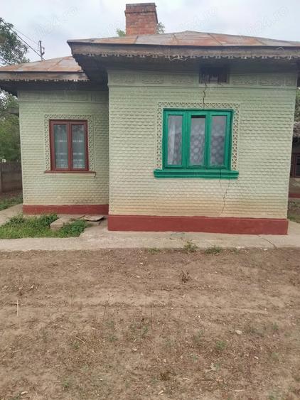 Casă cu 3 camere cu Teren 1400 Mp în Vâlcele