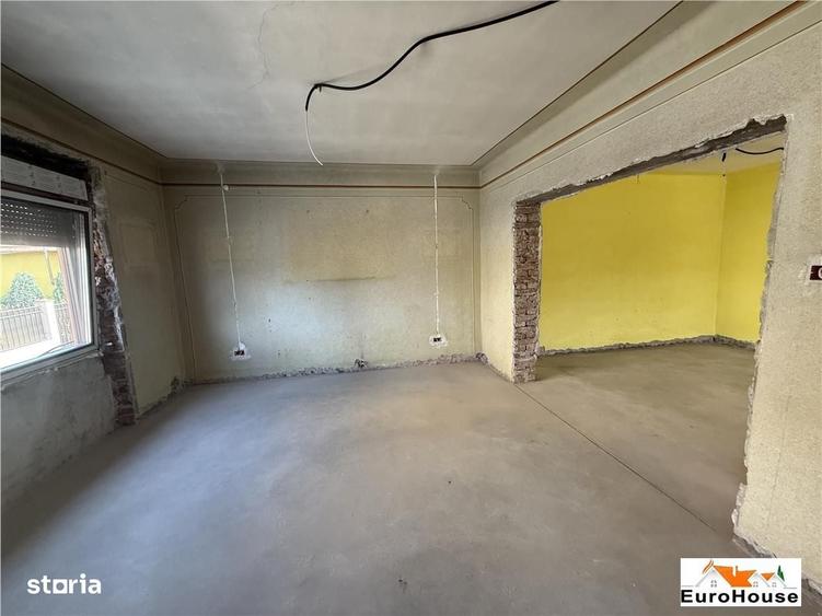 Casă cu 3 camere cu Teren 300 Mp în Central