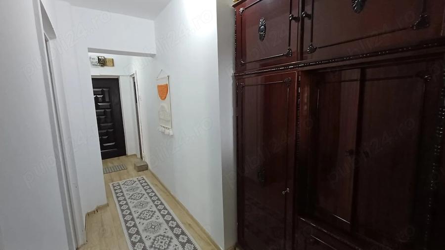 Apartament cu 3 camere decomandat, mobilat în Gară