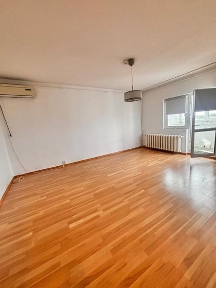 Garsonieră decomandată în 13 Septembrie