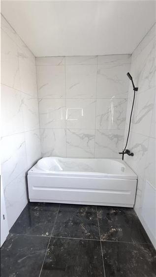 Duplex cu 3 camere cu Canalizare în Valea Lupului