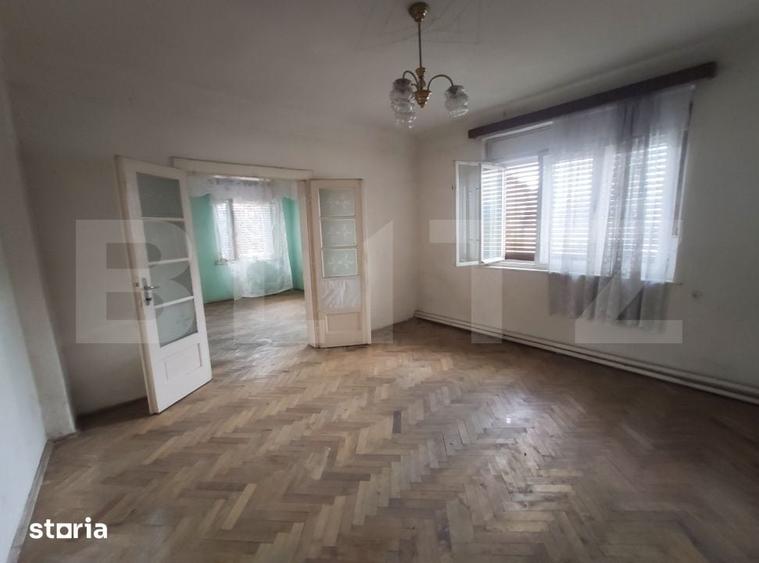 Casă cu 4 camere cu Teren 1100 Mp în Central