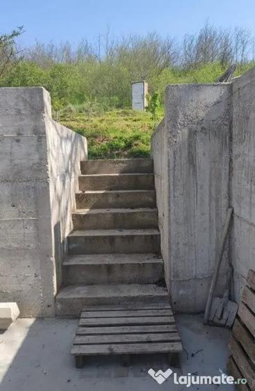 Spațiu comercial, de 386 mp, în Bălteni