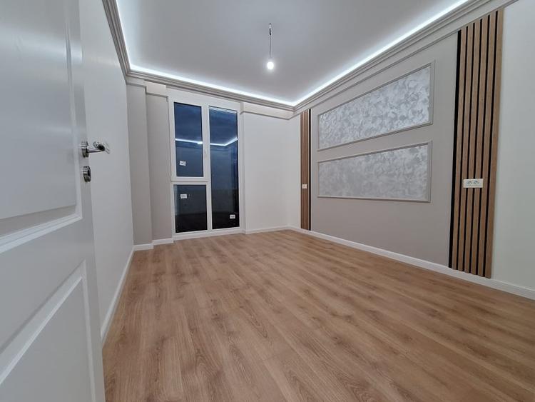 Apartament cu 3 camere decomandat în Torontalului