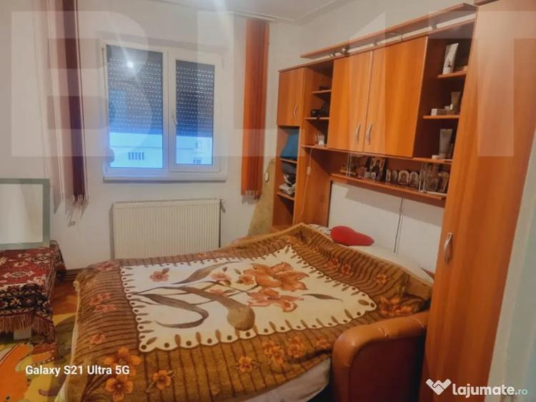 Apartament cu 3 camere semidecomandat în Central