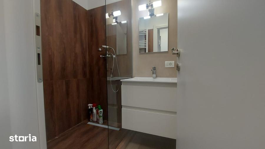 Apartament cu 2 camere în Apărătorii Patriei