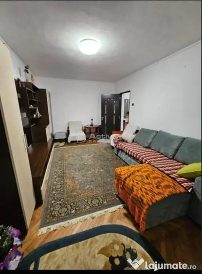 Apartament cu 2 camere decomandat în Exterior Vest