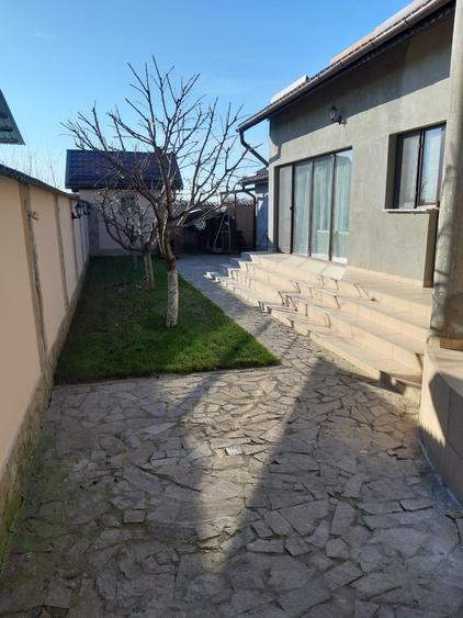 Casă cu 4 camere în Poroschia