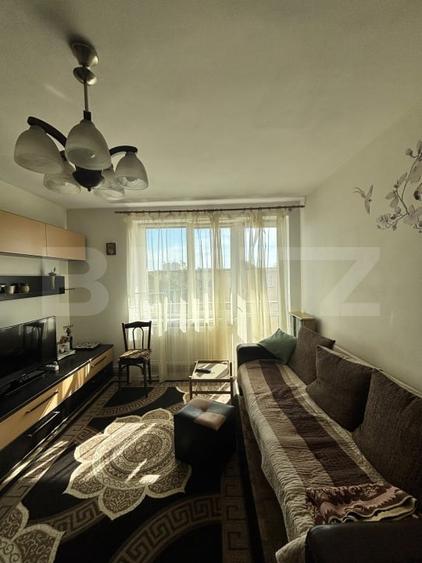 Apartament cu 3 camere semidecomandat, mobilat în Tractorul