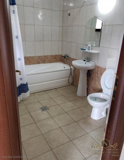Casă cu 10 camere cu Piscina în Sărata-Monteoru