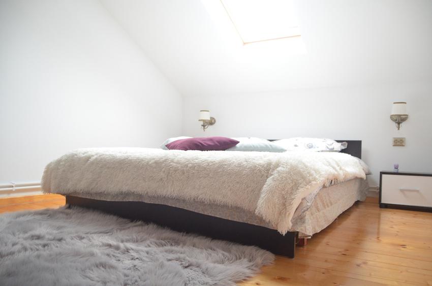 Casă individuală cu 5 camere cu Teren 500 Mp în Central