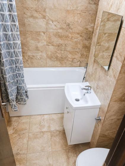 Apartament cu 2 camere semidecomandat, mobilat în Victoriei