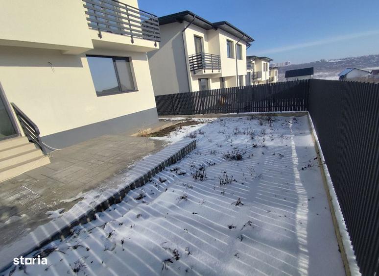 Casă cu 4 camere cu Teren 220 Mp în Rediu