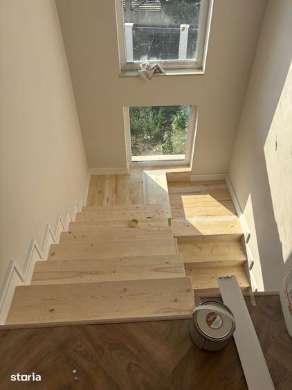Casă cu 5 camere cu Teren 440 Mp în Malu Mare