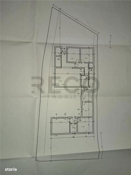Casă cu 4 camere în Central