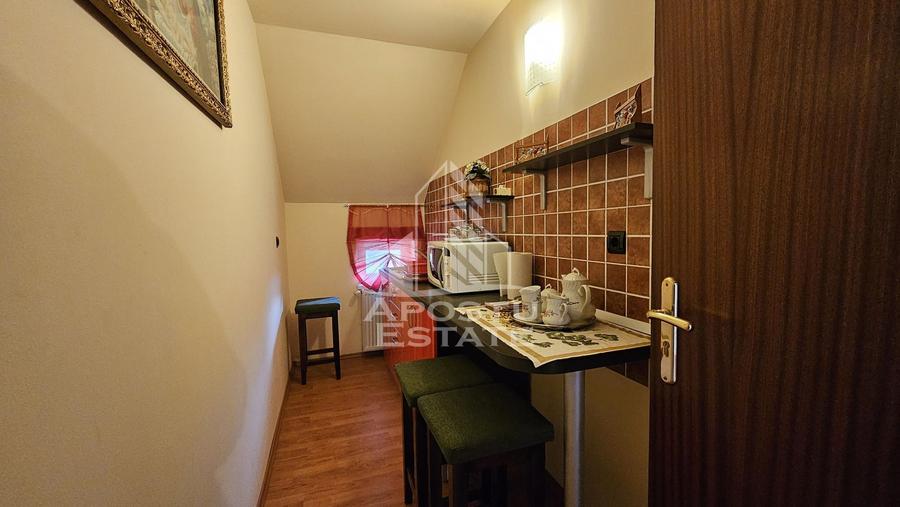 Casă cu 7 camere cu Canalizare în Ghioroc