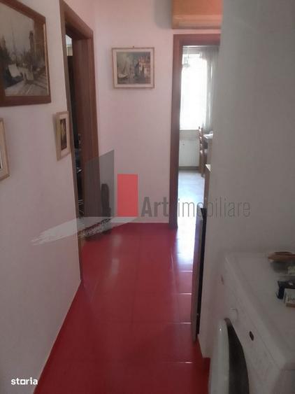 Apartament cu 3 camere decomandat în Drumul Taberei — fotografia 3