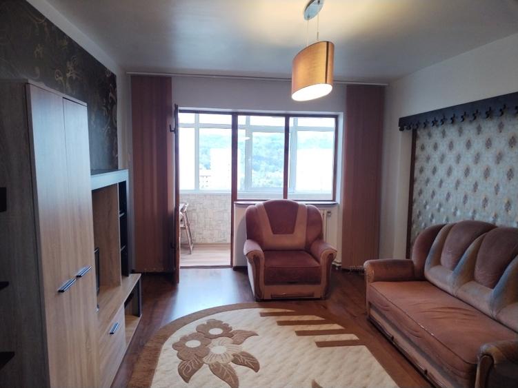 Apartament cu 2 camere semidecomandat în Mircea cel Bătrân