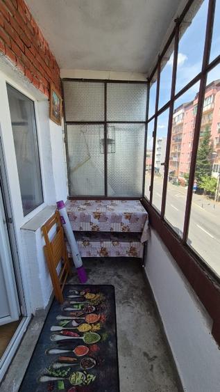 Apartament cu 3 camere decomandat în Între Lacuri