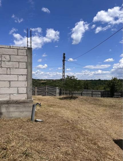 Casă cu 2 camere cu Teren 980 Mp în Moșoaia