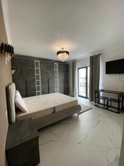 Apartament cu 4 camere decomandat, mobilat în Exterior Est