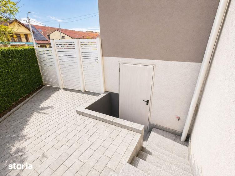 Casă cu 4 camere cu Teren 330 Mp în Podu Roș