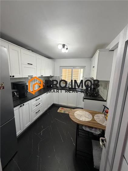 Apartament cu 2 camere semidecomandat, mobilat în Unirii Sud