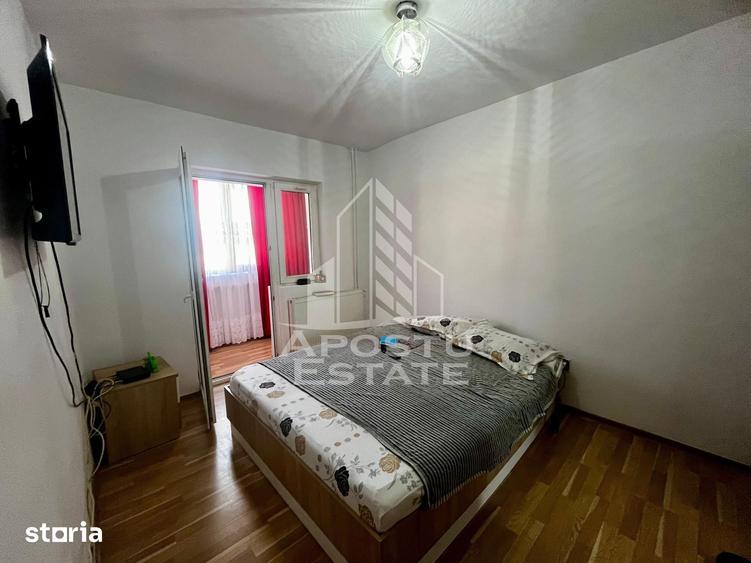 Apartament cu 3 camere semidecomandat în UMT