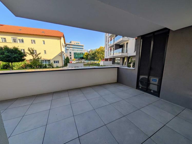 Apartament cu 2 camere decomandat în Exterior Vest