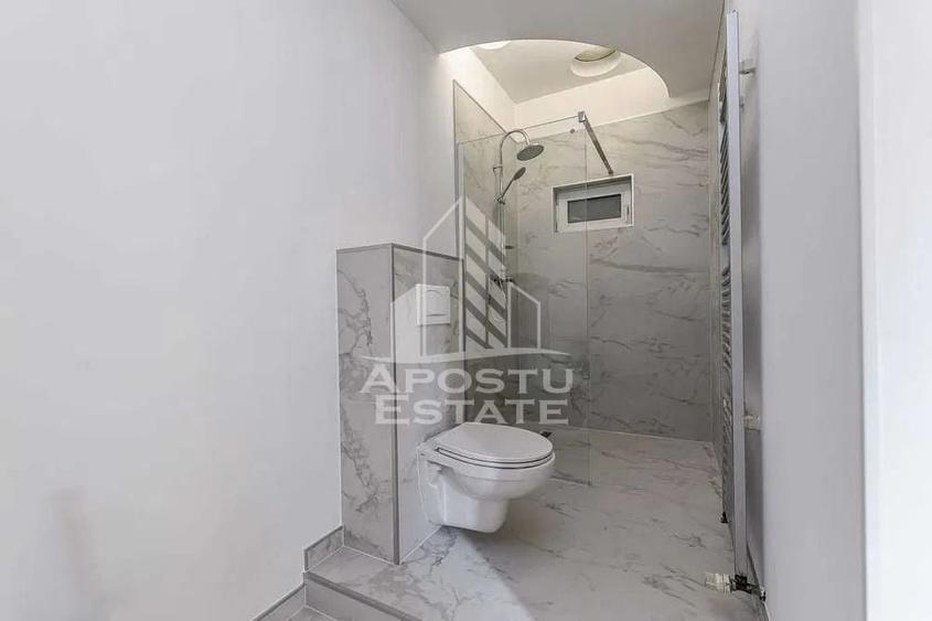 Apartament cu 2 camere semidecomandat, mobilat în Central