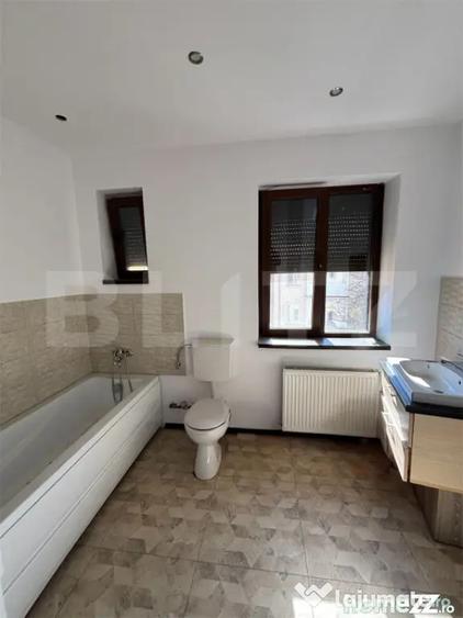 Apartament cu 3 camere decomandat în Ultracentral