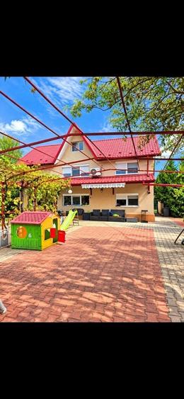 Casă cu 4 camere în Central
