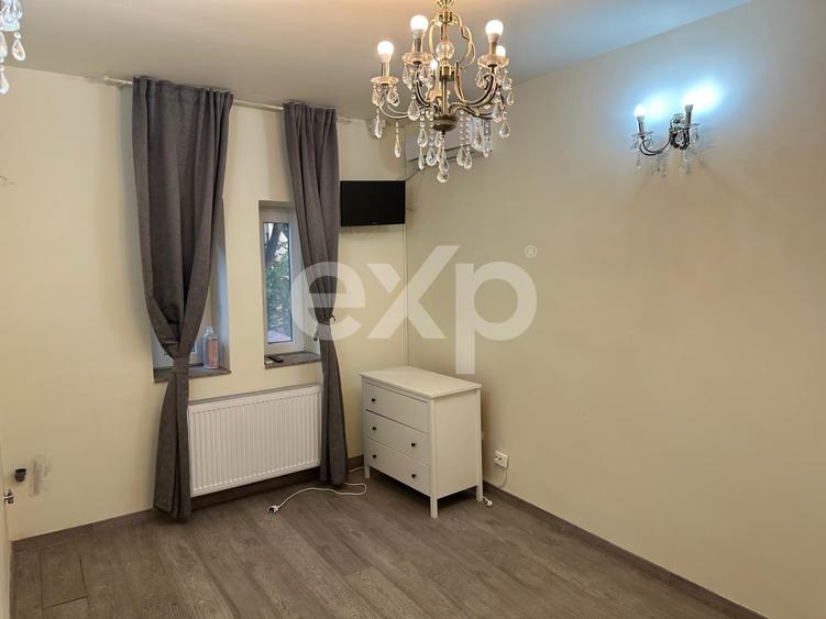 Apartament cu 5 camere decomandat, mobilat în Romană