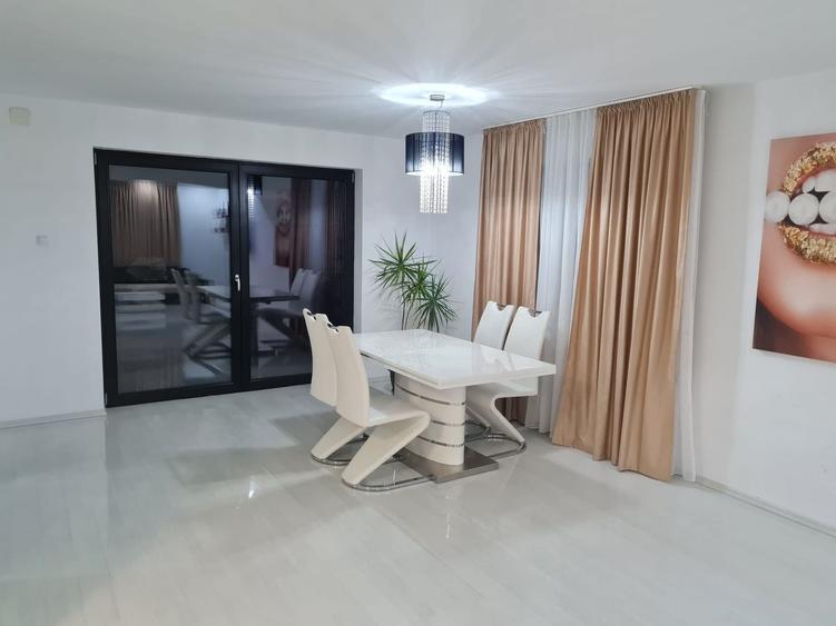 Casă individuală cu 5 camere cu Canalizare în Giarmata-Vii