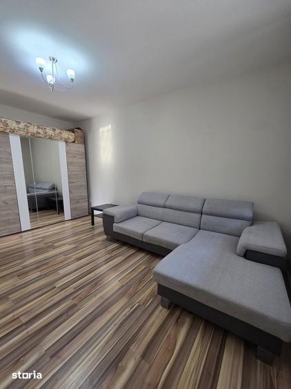Apartament cu 2 camere decomandat în Ipotești