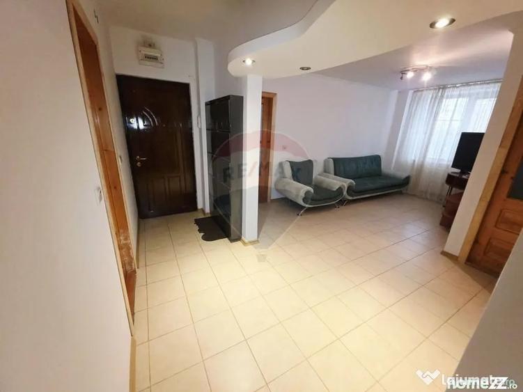 Apartament cu 4 camere decomandat în Calea Romanului