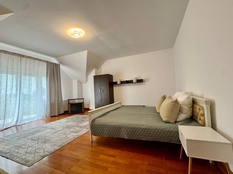 Duplex cu 5 camere cu Canalizare în Grădiște