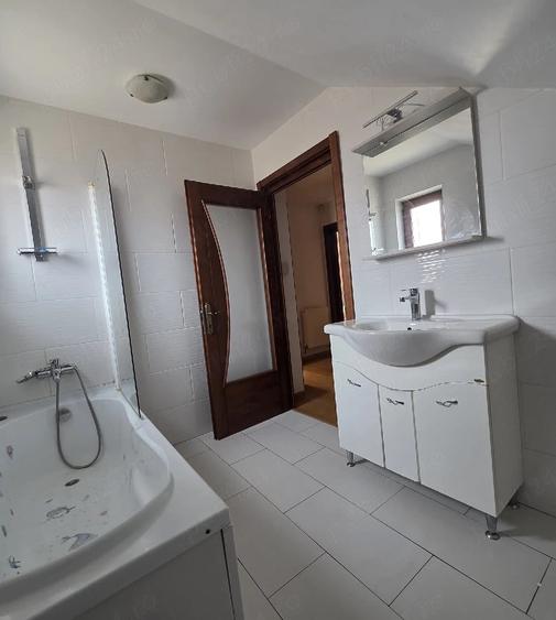 Casă cu 4 camere cu Teren 450 Mp în Săcălaz
